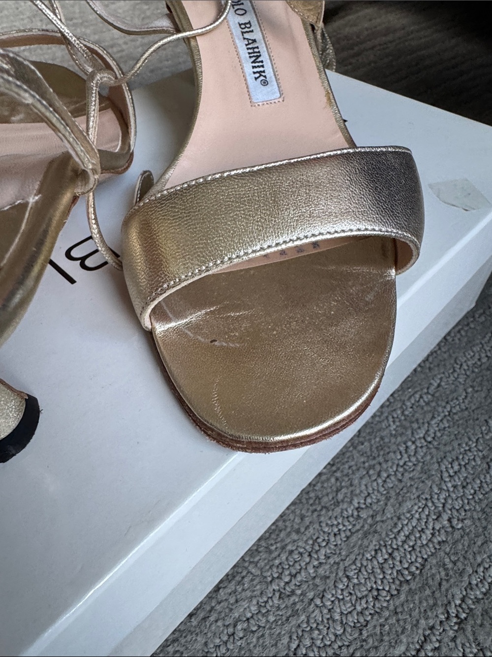 Manolo Blahnik Metallic Gold Strappy kitten heels sandals size 37 - Picture 8 of 8